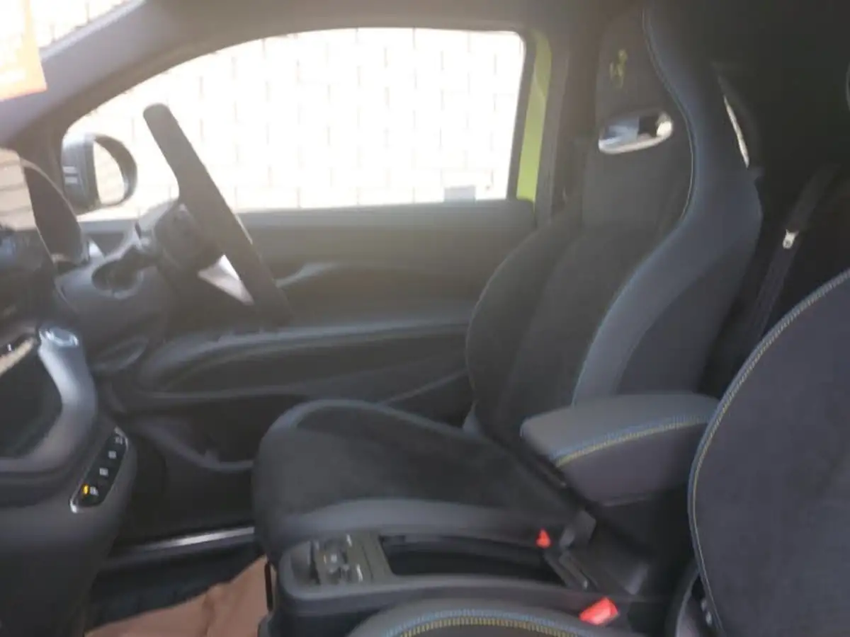 2024-abarth-500-e-500e-turismo-big-4