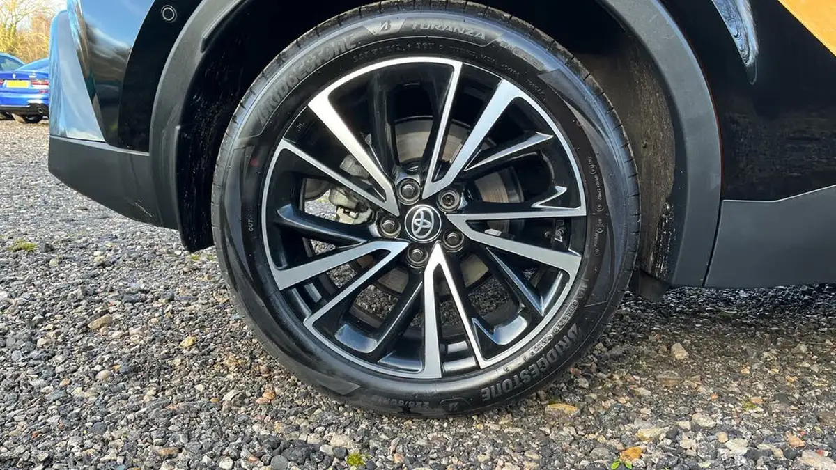 2024-toyota-c-hr-20-vvt-i-premiere-edition-big-28