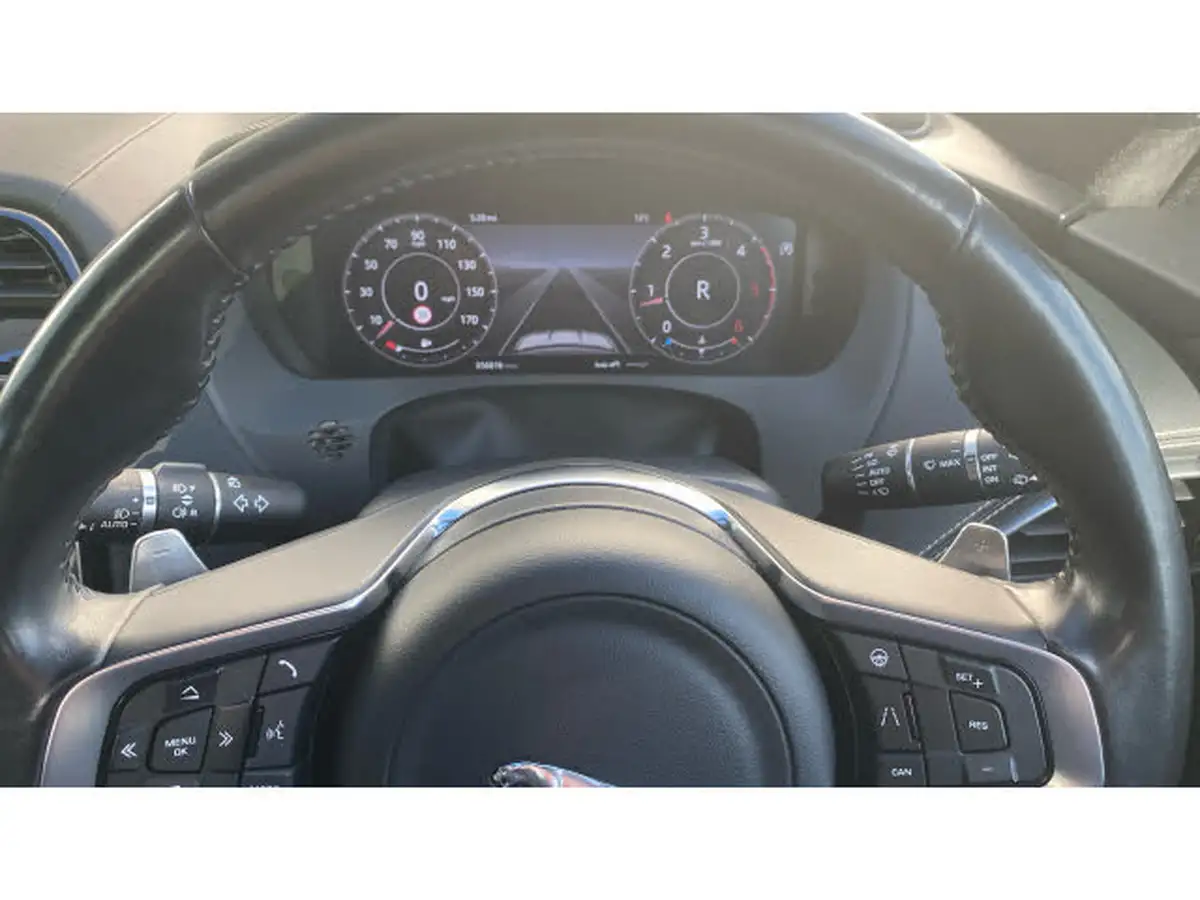 2019-jaguar-f-pace-20-i4d-chequered-flag-180ps-big-46