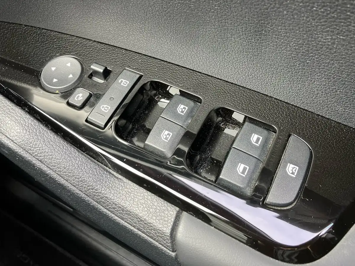2022-kia-sportage-16-t-gdi-launch-edition-big-17