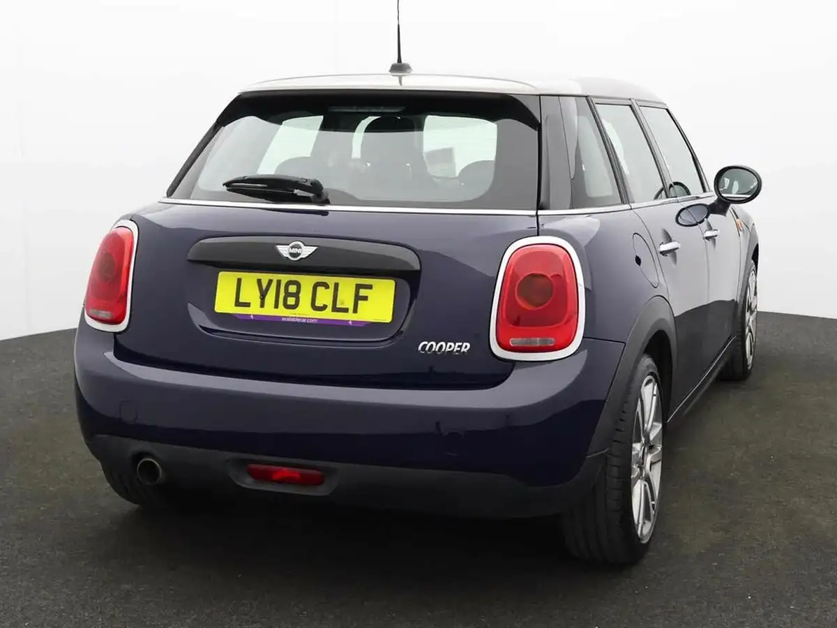 2017-mini-cooper-15-cooper-seven-5d-big-4