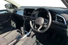 2022-volkswagen-t-roc-10-tsi-life-small-13