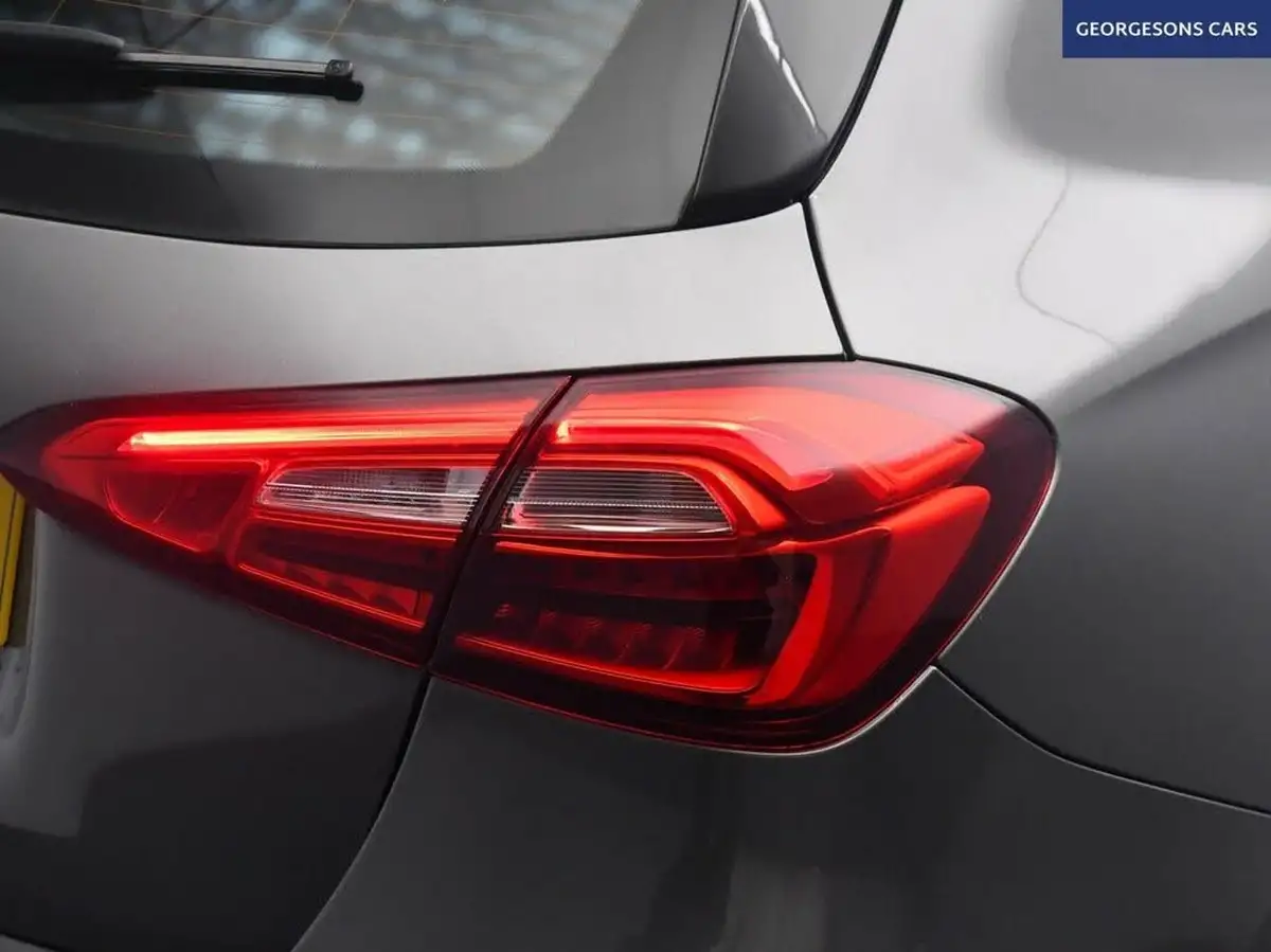 2019-mercedes-benz-a-class-13-a180-se-big-11