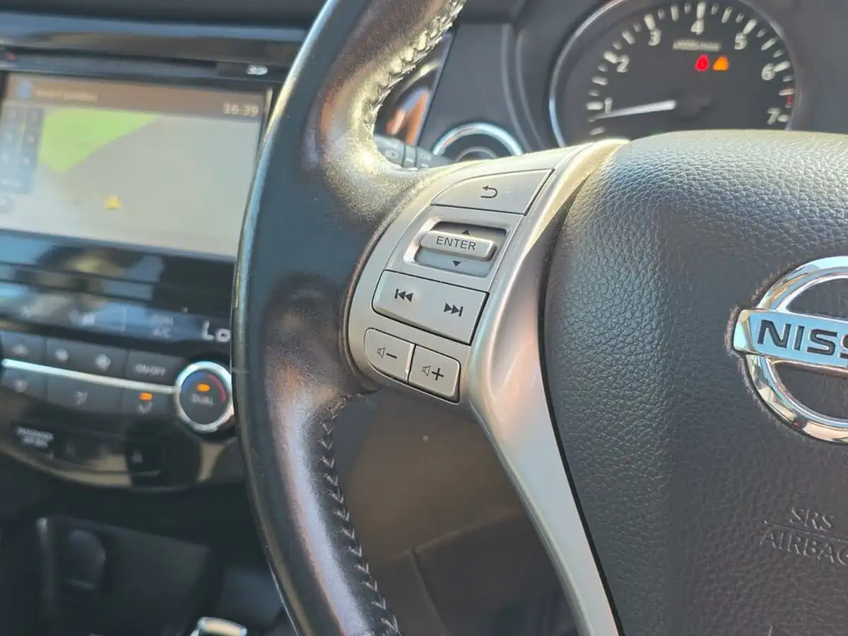 2016-nissan-qashqai-12-dig-t-n-connecta-xtronic-cvt-big-36