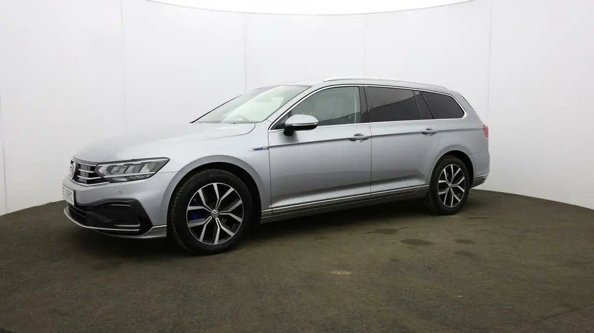 2020-volkswagen-passat-14-tsi-gte-estate-5d-big-27