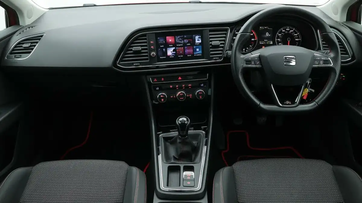 2017-seat-leon-14-tsi-fr-technology-sportcoupe-3d-big-13