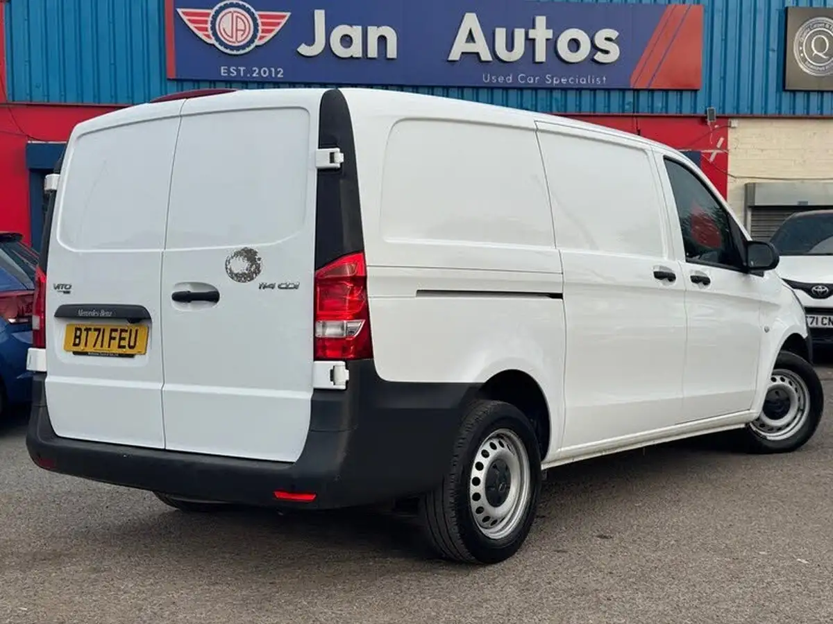 2021-mercedes-benz-vito-20cdi-114-progressive-l2-134bhpeu6dt-panel-1749cc-9g-tronic-big-3