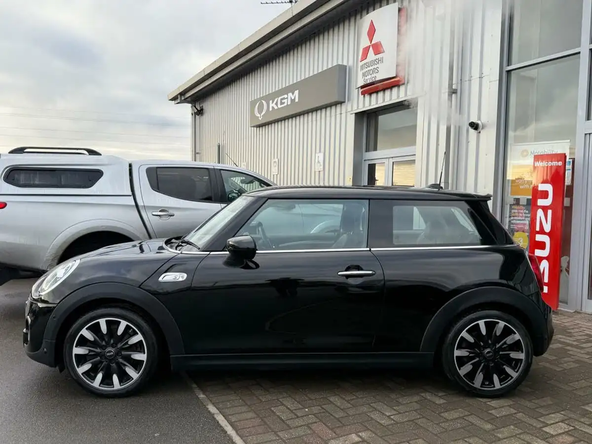 2020-mini-cooper-20-cooper-s-exclusive-189bhp-nav-hatchback-3d-big-2