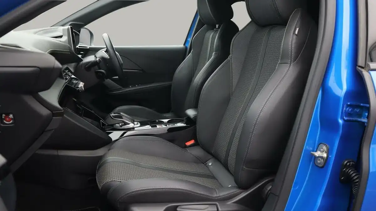 2021-peugeot-208-e-gt-50kwh-big-14