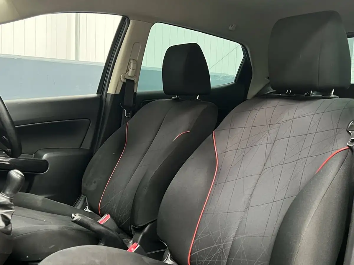 2015-mazda-mazda2-13-black-edition-big-16