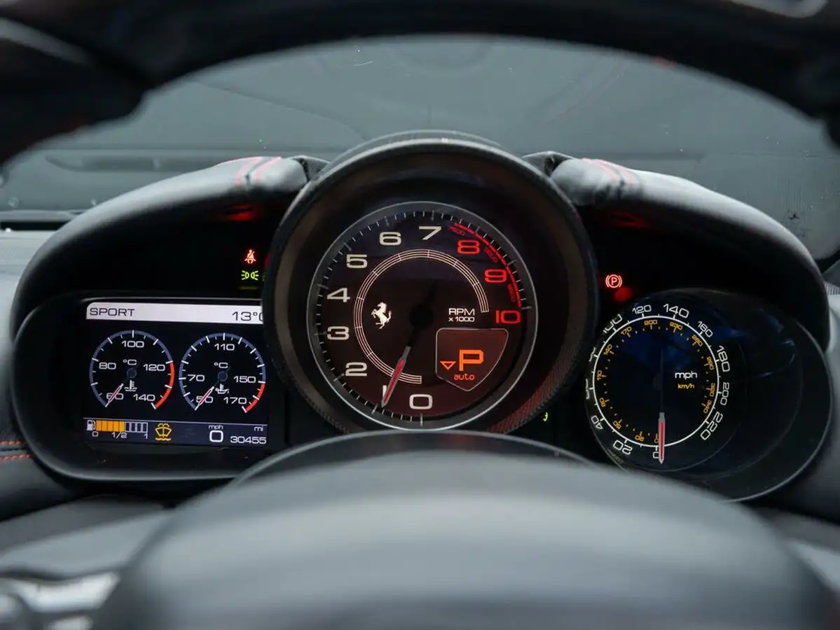 2015-ferrari-california-39-t-big-21