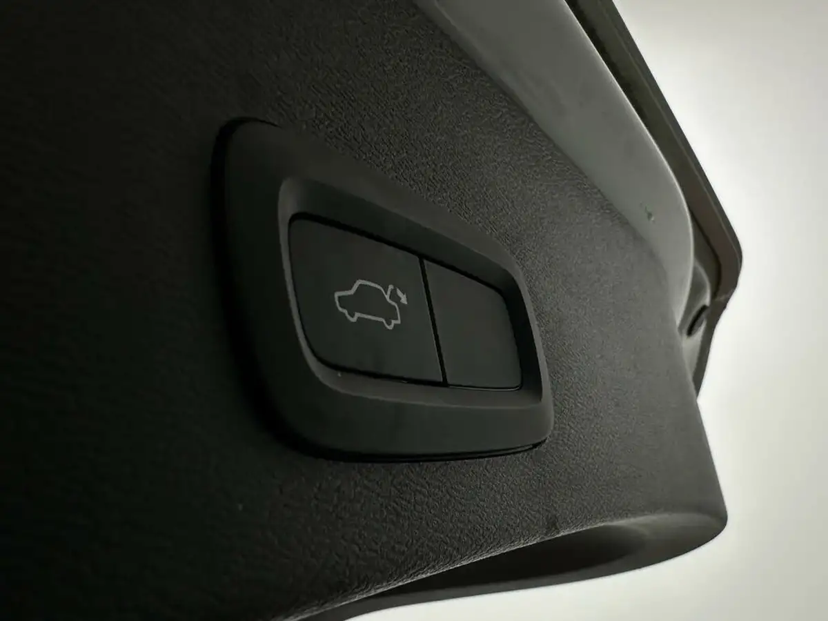 2019-volvo-xc40-20td-d3-inscription-big-42