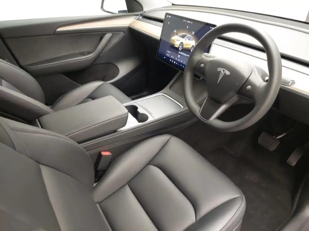 2022-tesla-model-y-e-rwd-big-11