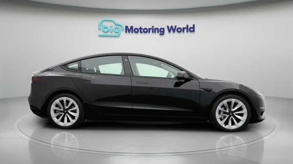 2021-tesla-model-3-e-long-range-4x4-big-7