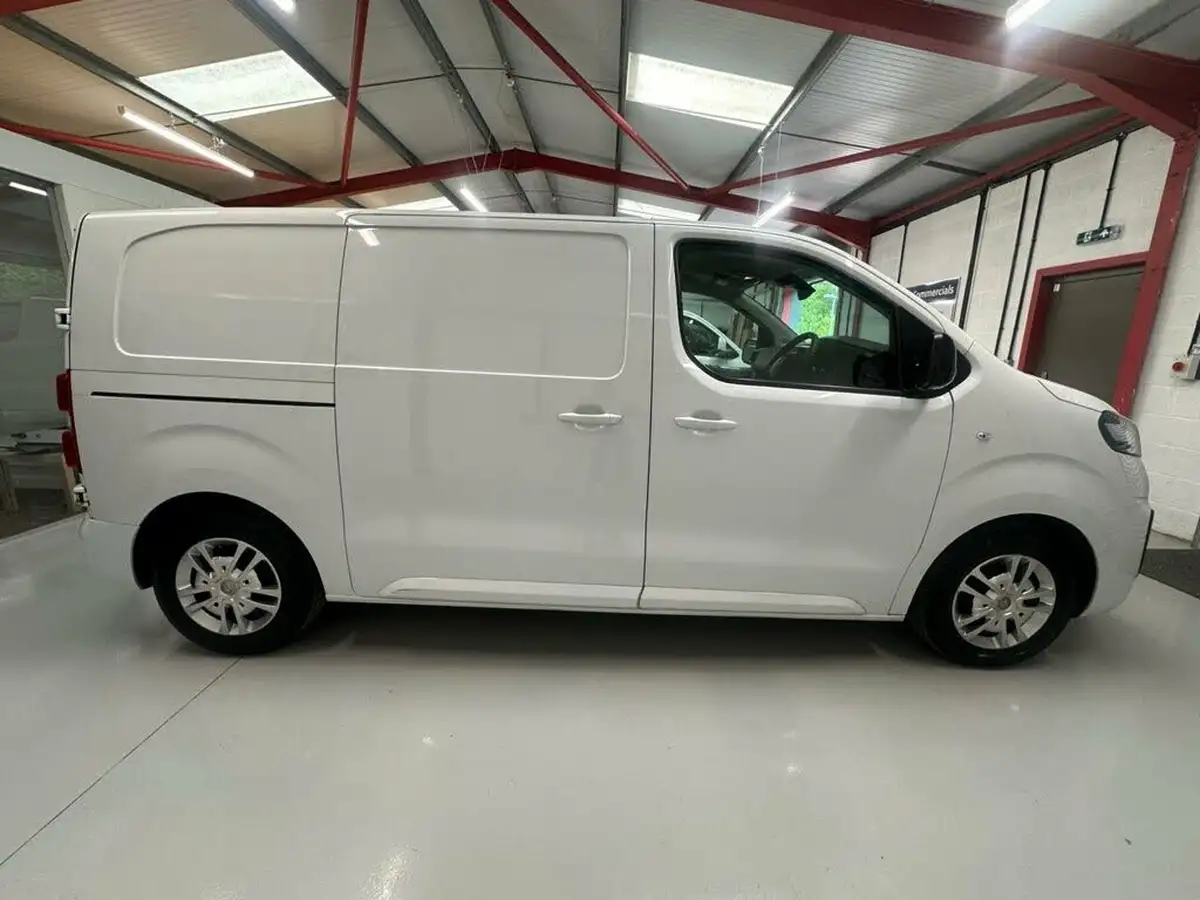 2022-vauxhall-vivaro-15td-2700-l1h1-sportive-100pseu6d-big-2