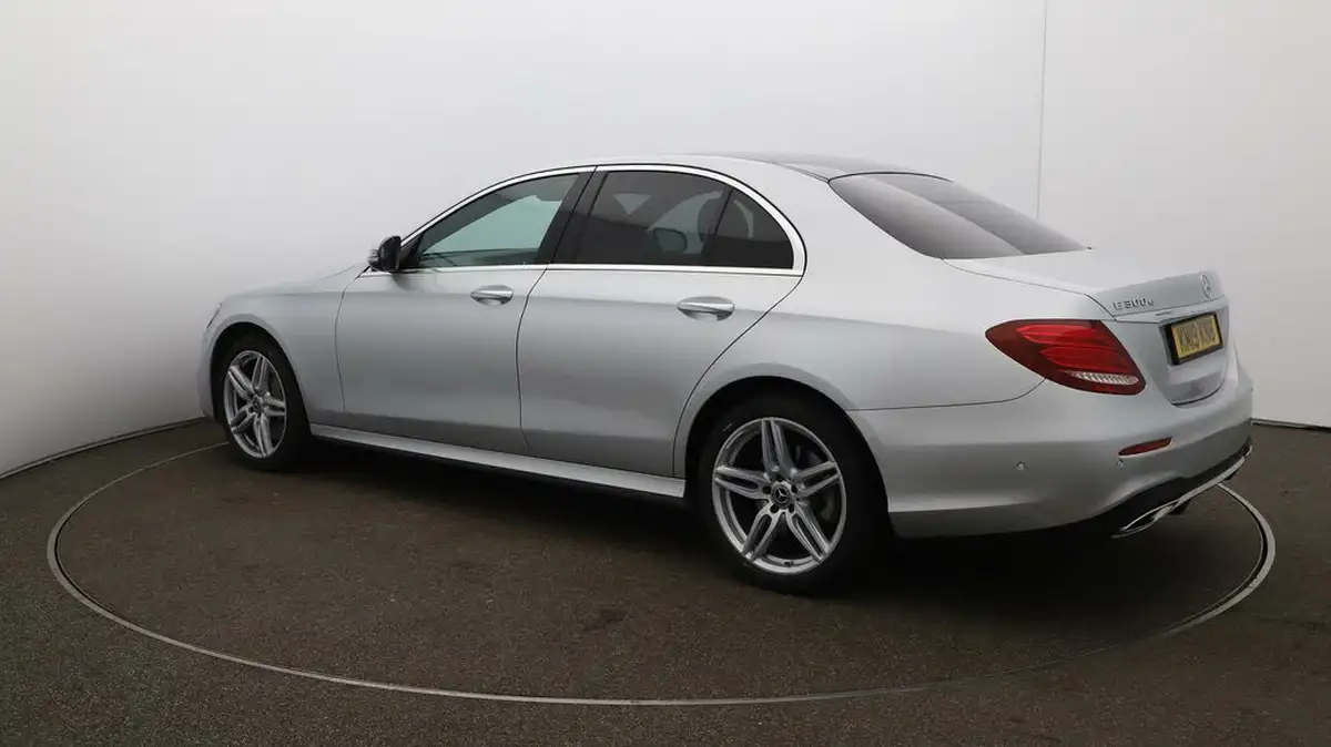 2019-mercedes-benz-e-class-20-e300e-amg-line-e300e-eq-power-premium-plus-big-30