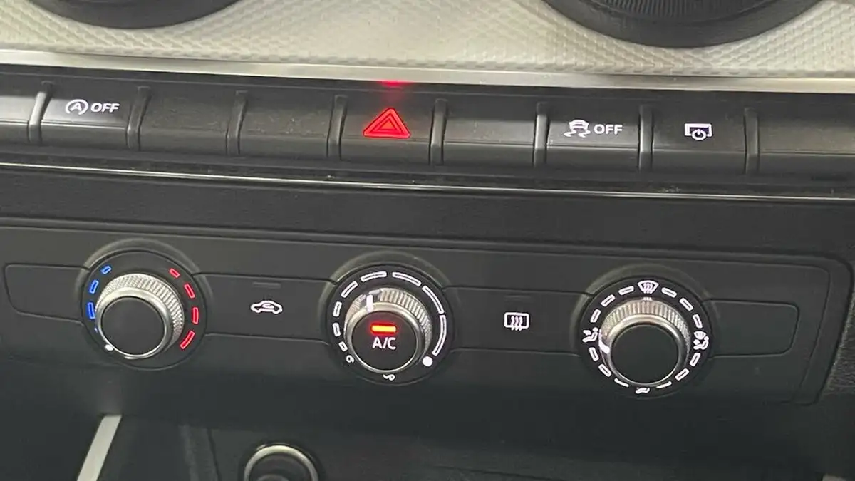 2020-audi-q2-16-30-tdi-technik-s-tronic-big-18