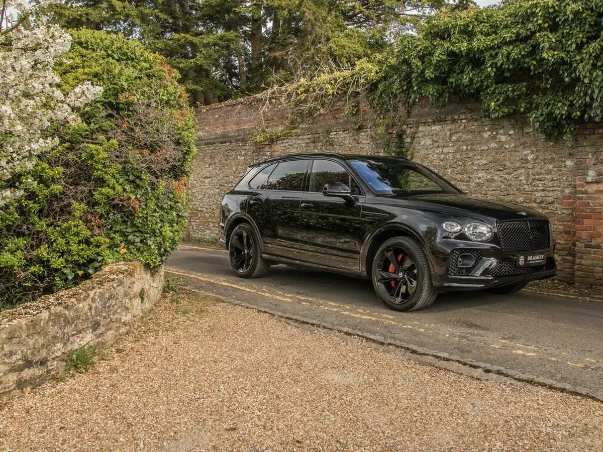 2024-bentley-bentayga-40-v8-big-9