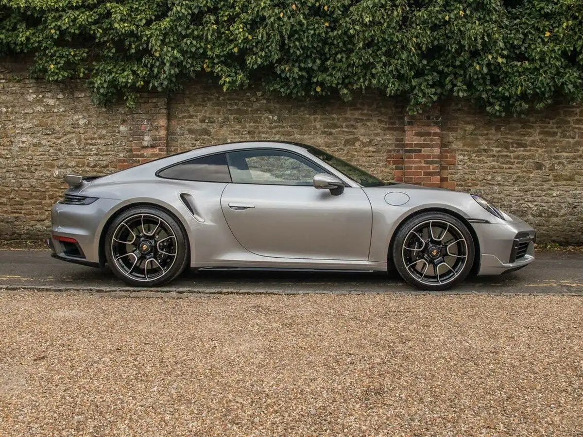 2021-porsche-911-38-turbo-s-coupe-big-11