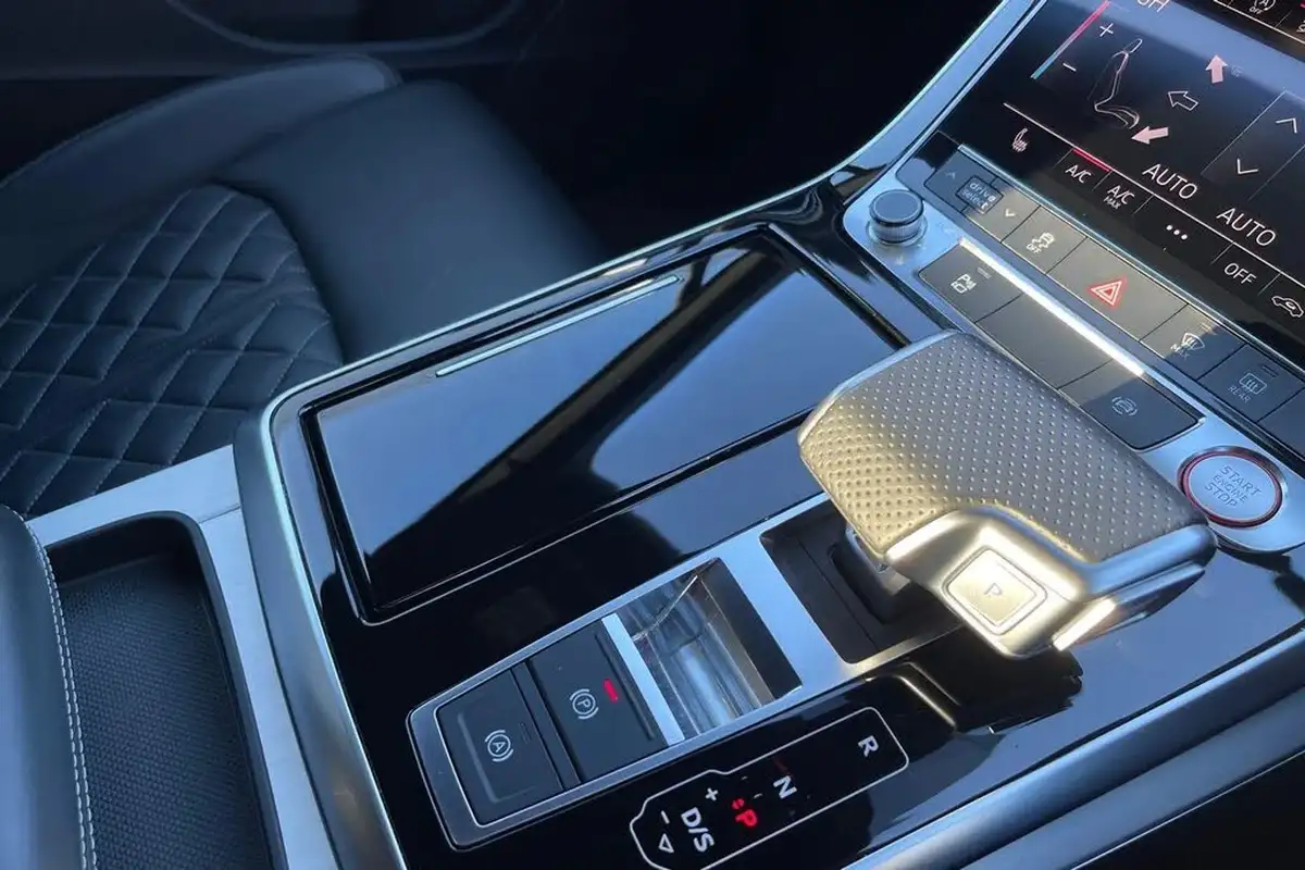 2020-audi-sq7-40tdi-big-14