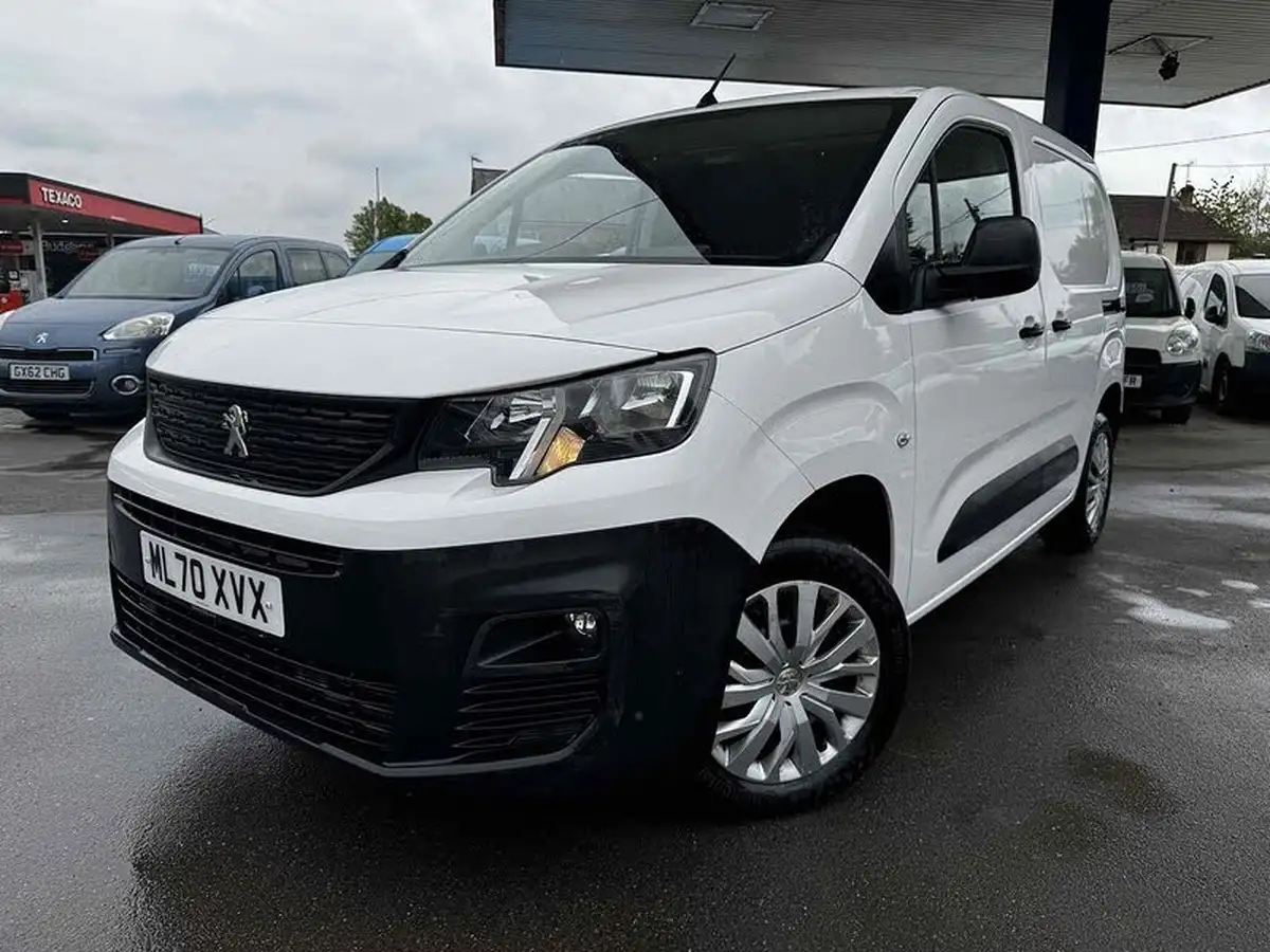 2020-peugeot-partner-12-puretech-1000-professional-110pseu6d-ss-big-1