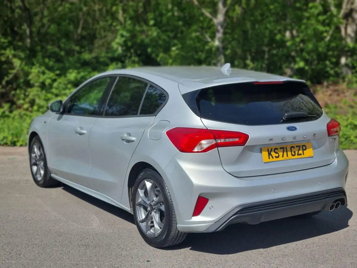 2021-ford-focus-10t-st-line-edition-125ps-hatchback-big-3