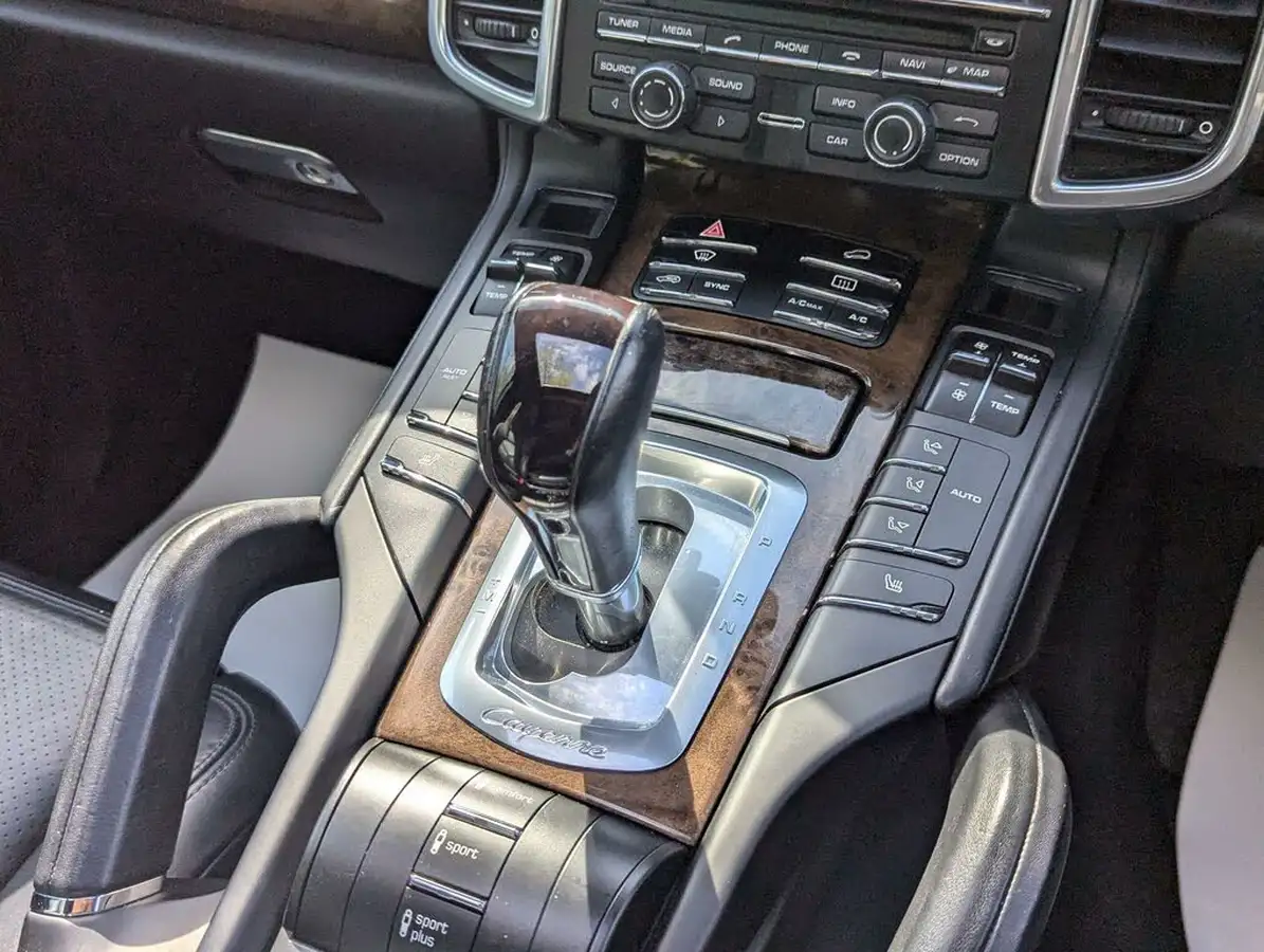 2016-porsche-cayenne-30-s-e-hybrid-big-7
