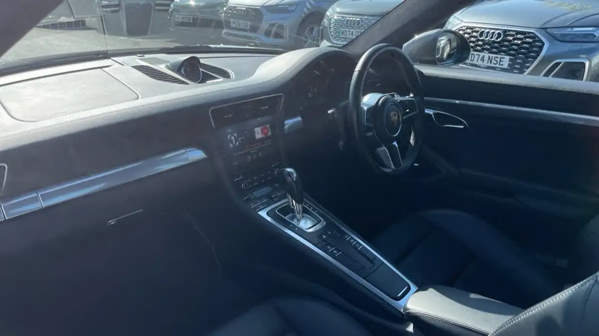 2017-porsche-911-30-carrera-coupe-pdk-big-9