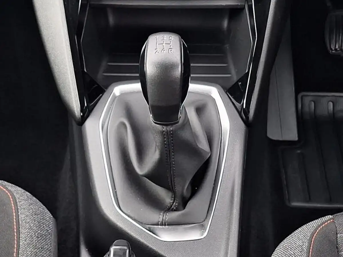2022-peugeot-208-12-puretech-active-premium-75bhp-big-9