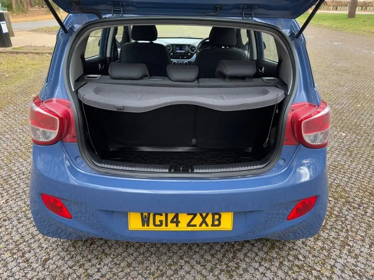 2014-hyundai-i10-10-premium-big-45
