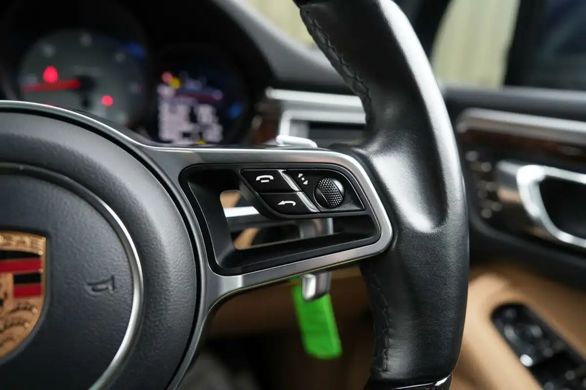 2016-porsche-macan-30td-s-big-35