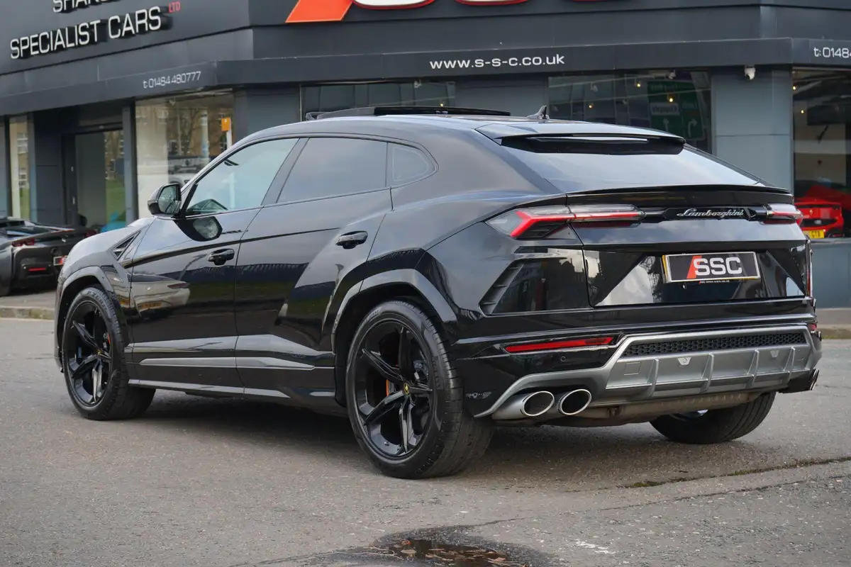 2021-lamborghini-urus-40-no-trim-big-1