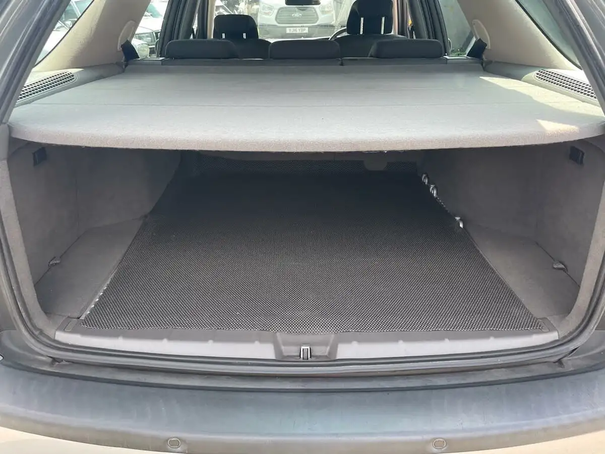 2004-saab-9-5-23-vector-estate-5d-auto-big-13