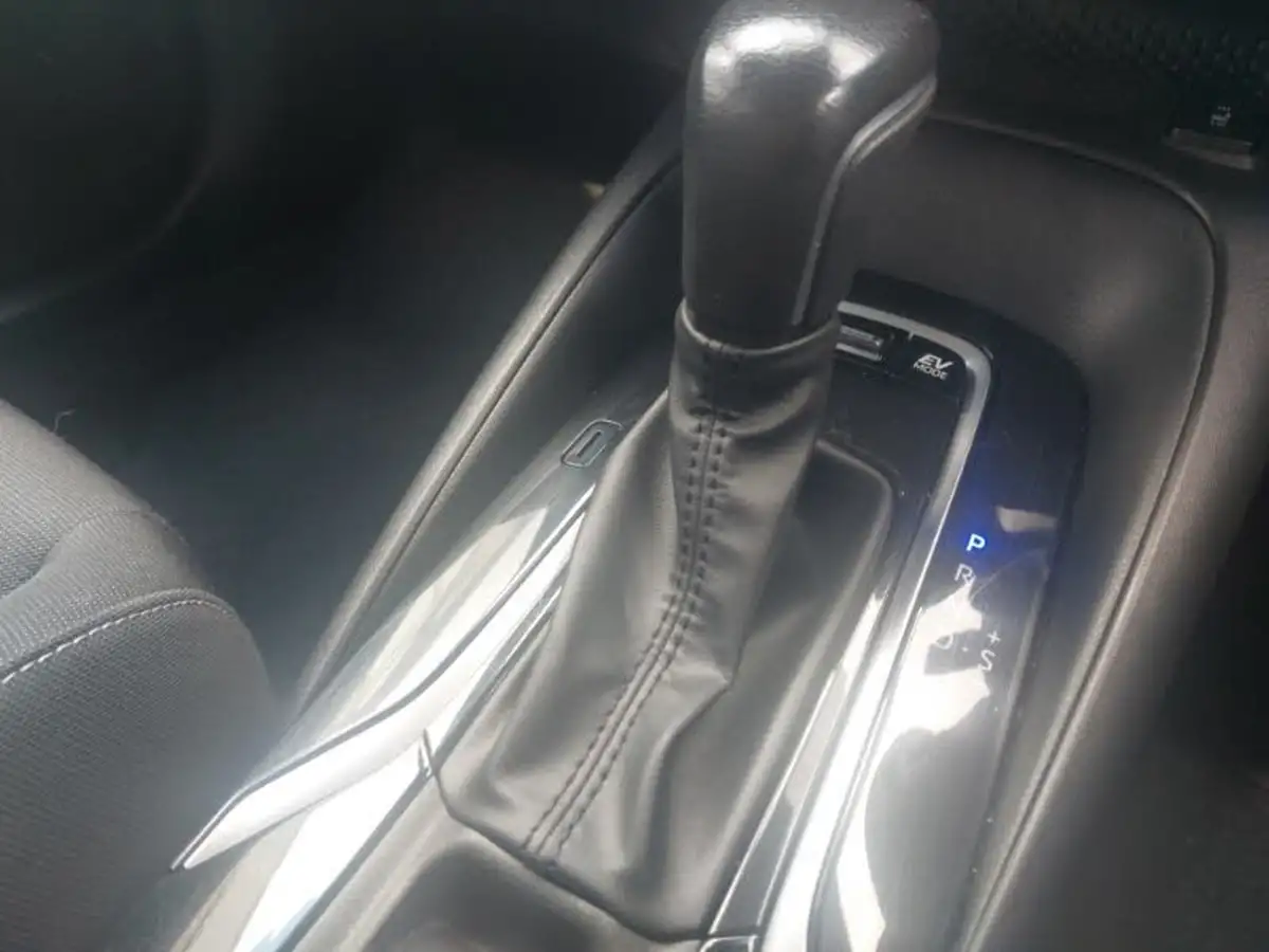 2022-toyota-corolla-20-vvt-i-icon-193bhp-hatchback-big-18