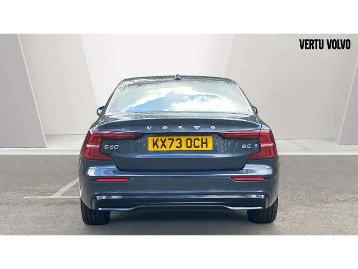 2023-volvo-s60-20-b5-ultimate-247bhp-awd-dark-theme-big-12
