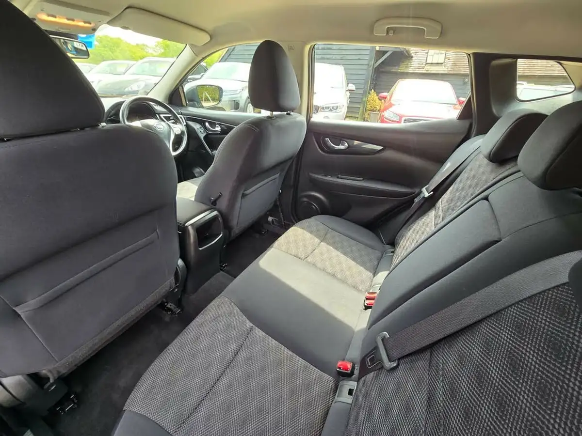 2015-nissan-qashqai-12-acenta-dig-t-115ps-smart-vision-pack-big-13