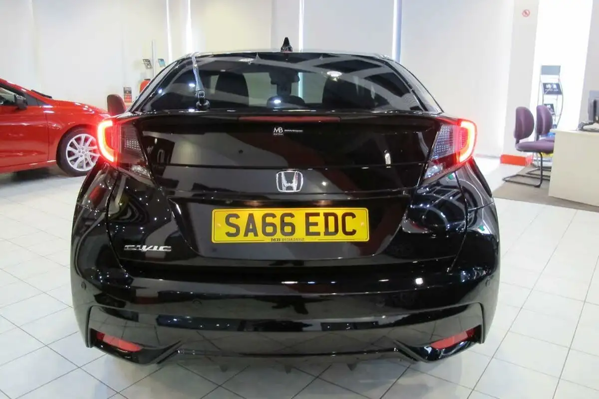 2016-honda-civic-14-i-vtec-se-plus-navi-big-47