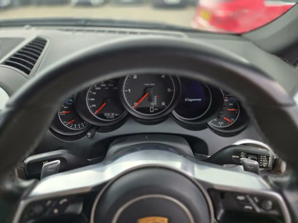 2015-porsche-cayenne-30td-big-54
