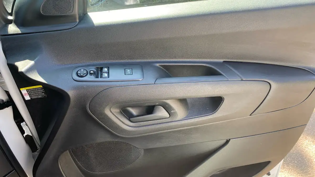 2023-citroen-berlingo-15-bluehdi-1000-driver-edition-130pseu6d-eat8-big-21