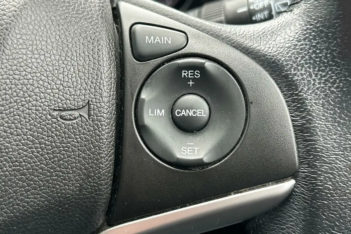2018-honda-jazz-13-i-vtec-ex-big-14