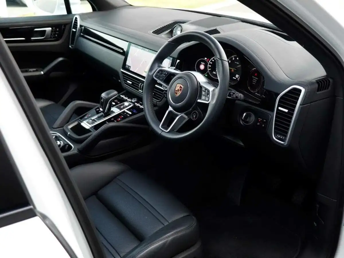 2019-porsche-cayenne-30-v6-e-hybrid-e-hybrid-station-wagon-big-9