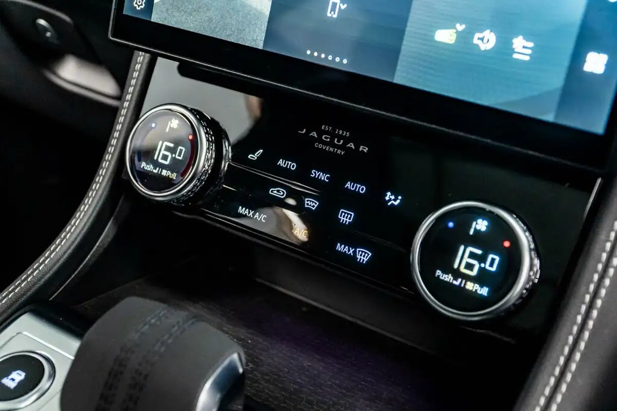 2021-jaguar-f-pace-20-d200-r-dynamic-hse-mhev-big-28