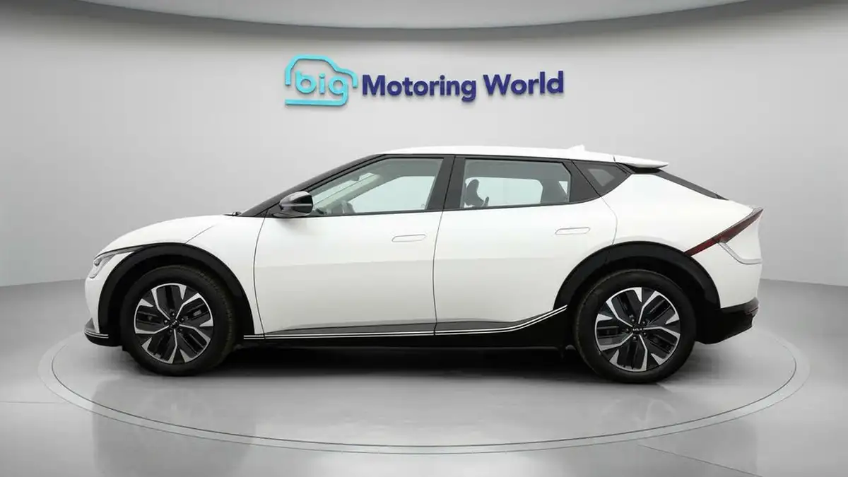 2022-kia-ev6-e-air-big-3