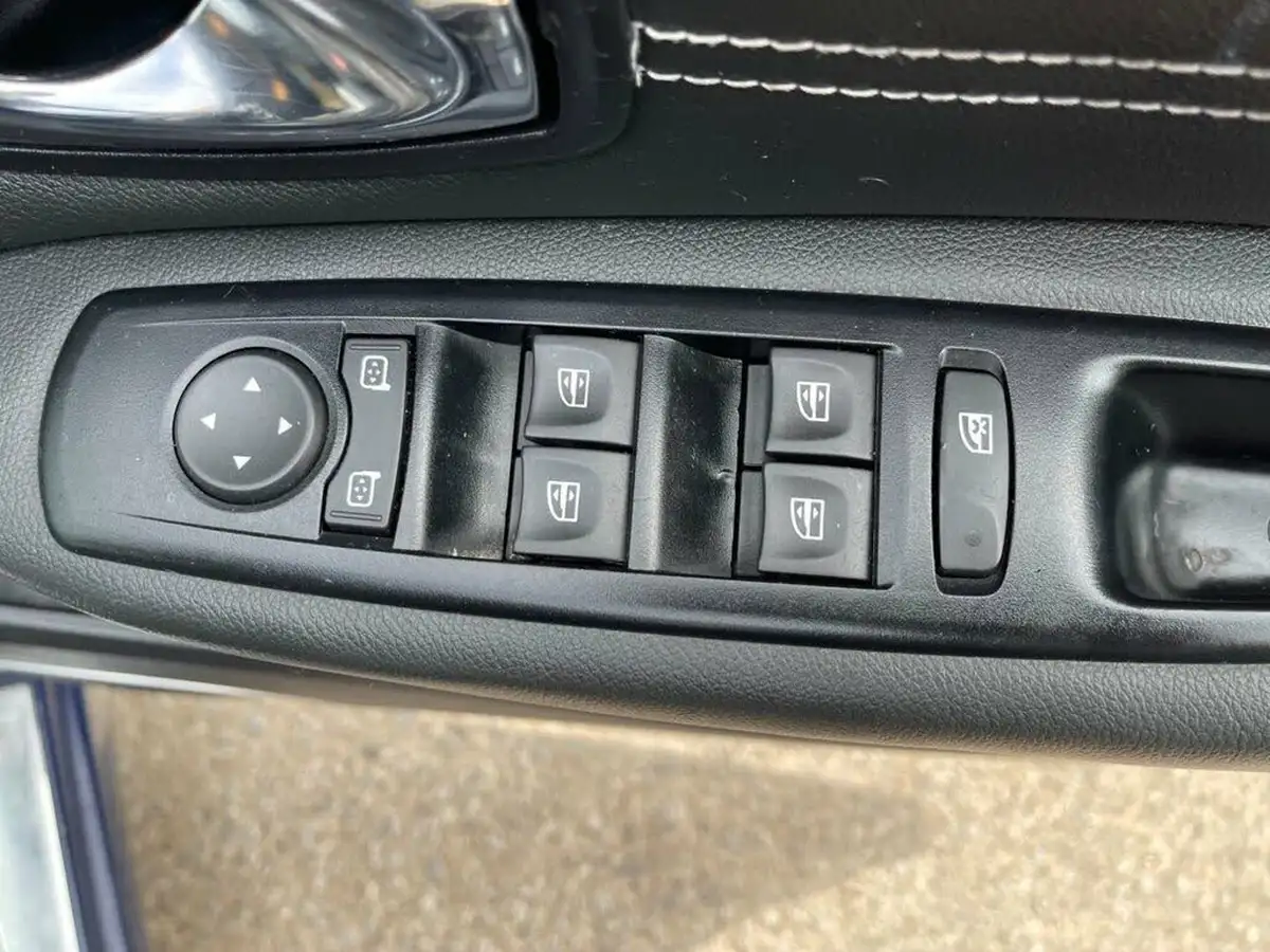 2012-renault-grand-scenic-15dci-dynamique-tom-tom-big-23