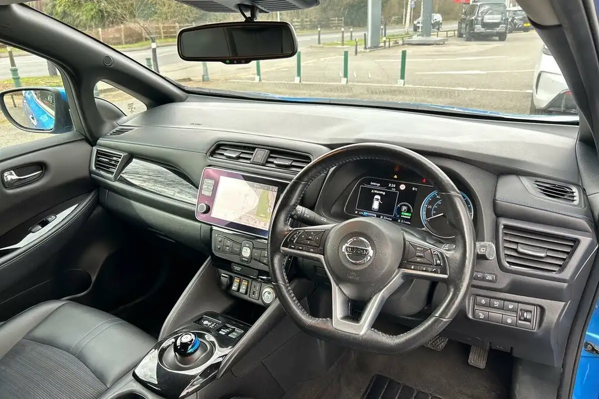2021-nissan-leaf-e-n-connecta-big-18