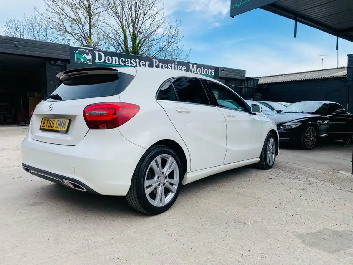 2016-mercedes-benz-a-class-15d-a180d-sport-ss-7g-dct-big-4
