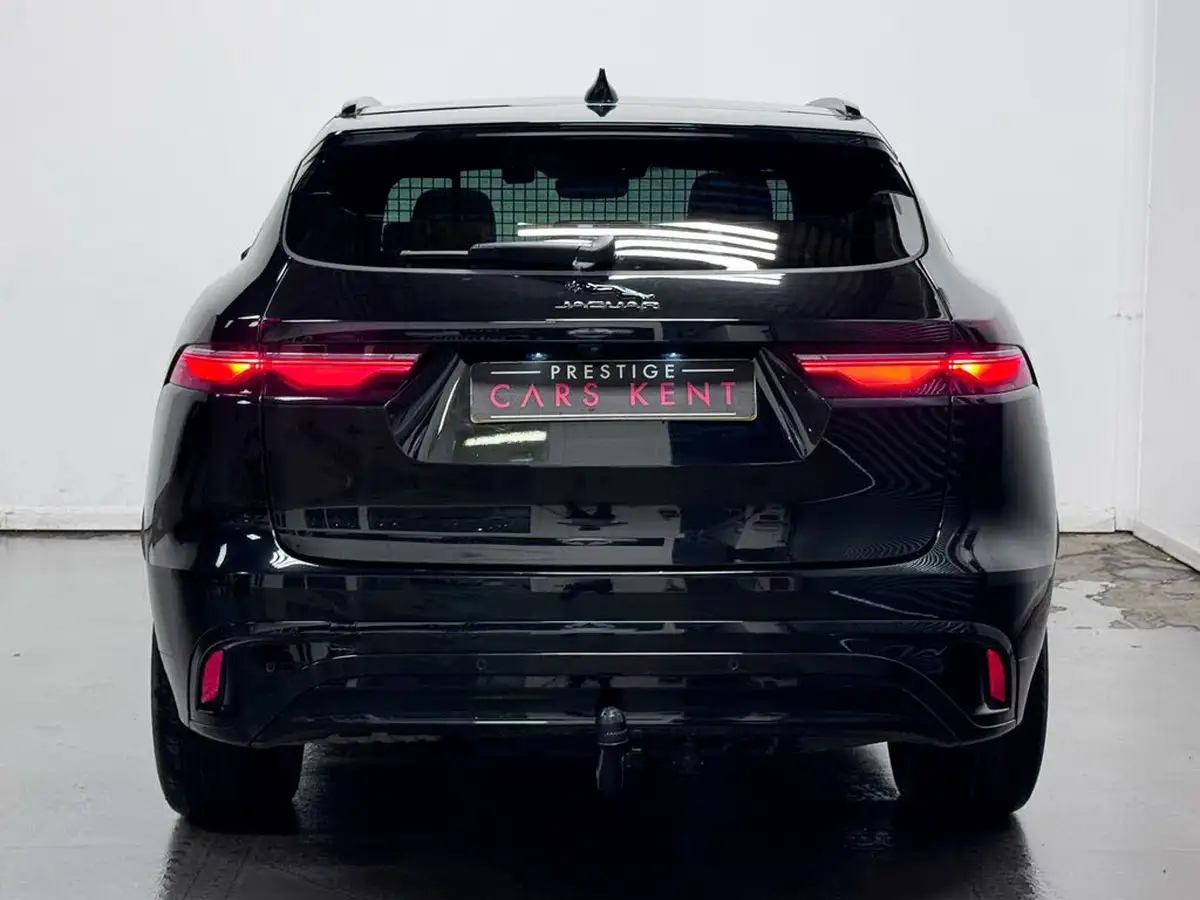 2023-jaguar-f-pace-20-d200-r-dynamic-se-black-big-5