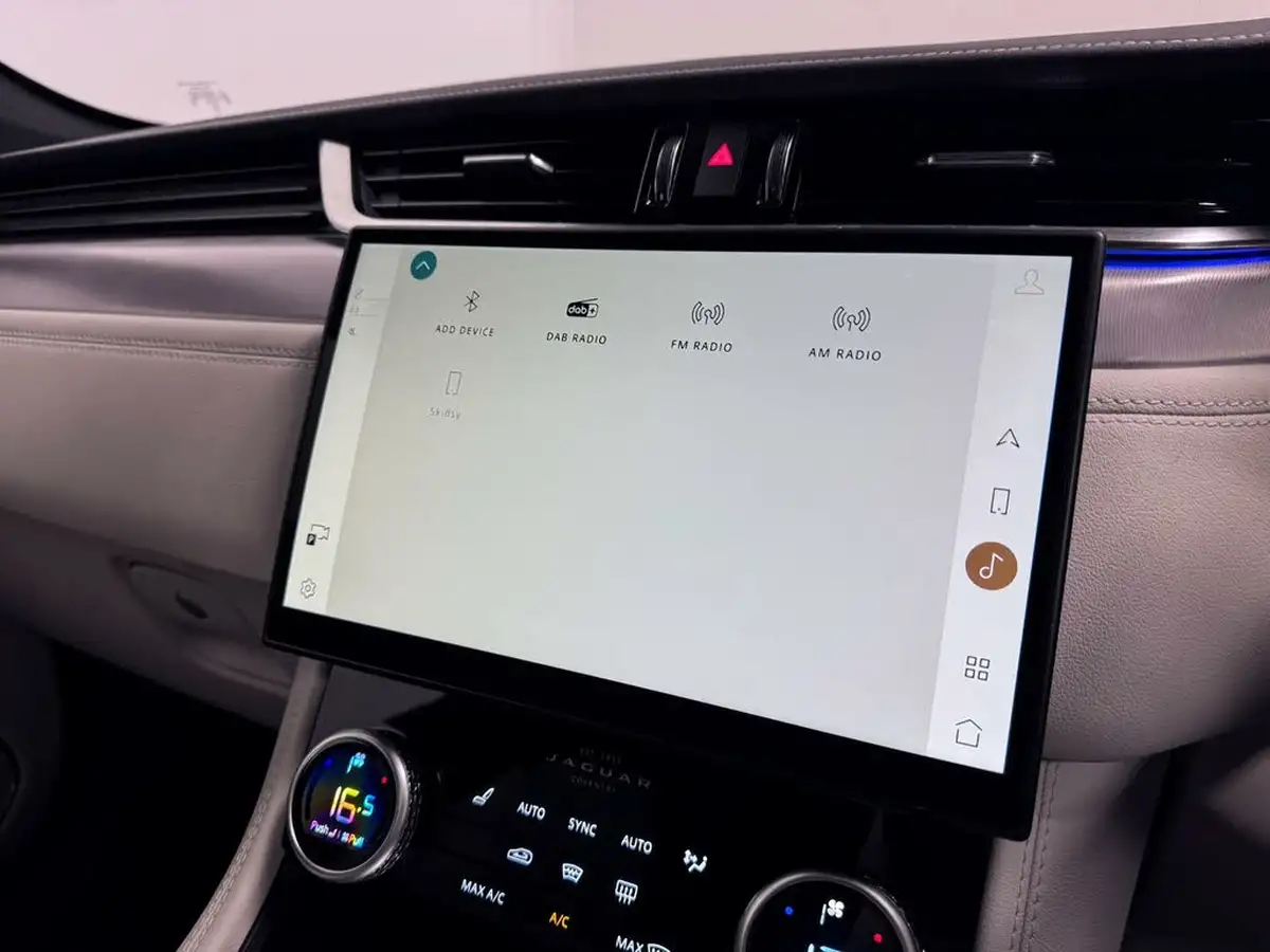 2023-jaguar-f-pace-20-d200-r-dynamic-se-black-big-48