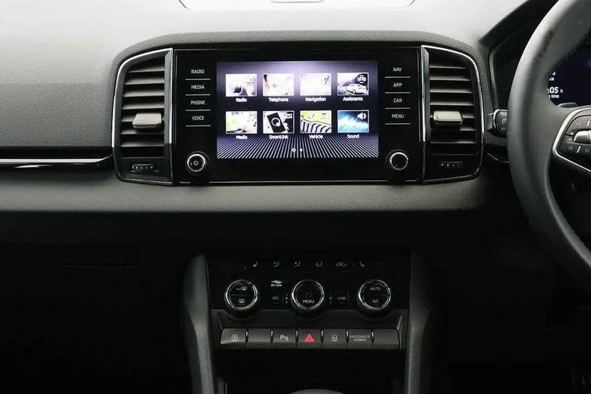2024-skoda-karoq-15-tsi-se-l-dsg-big-11