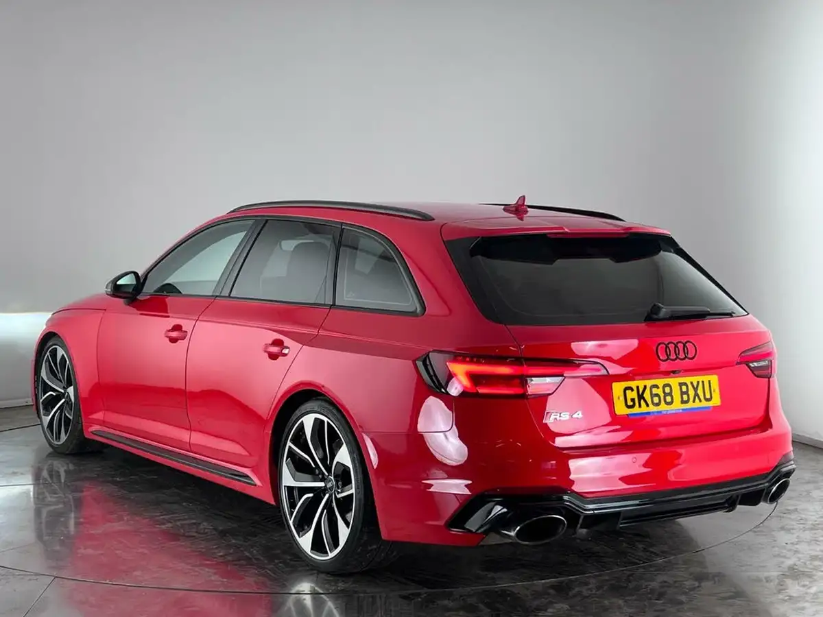 2018-audi-rs4-avant-29-tfsi-quattro-big-2